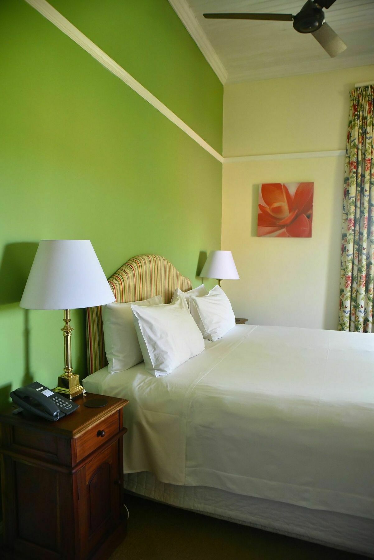 Medindi Manor Hotel Cape Town Exterior photo